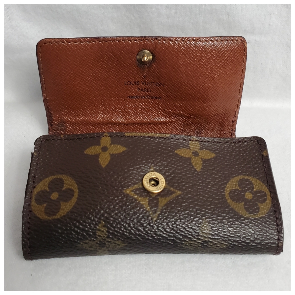 Authentic Preowned Key Chain - Picture 5 of 8
